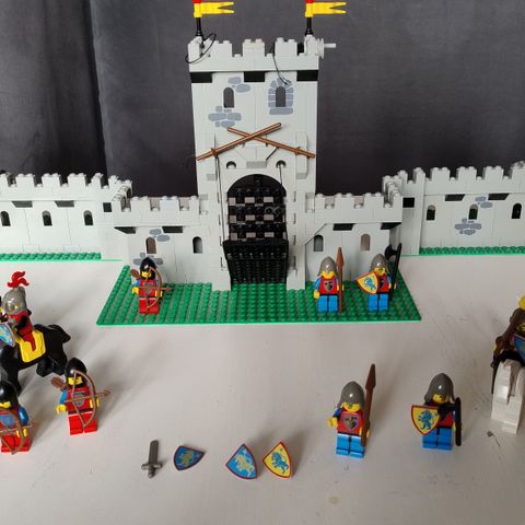 Lego slott castle 6080. Vintage fra 80 taller