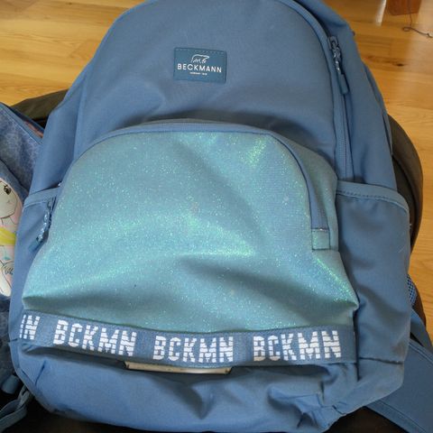 Skolesekk Beckmann blå med glitter