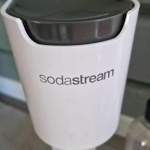 Sodastreamer med fire flasker