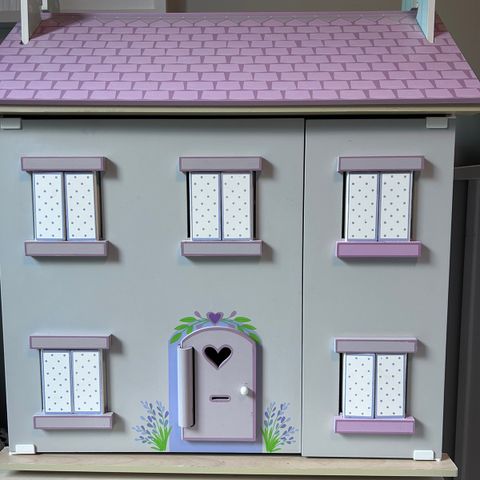Dukkehus fra Le toy van - kjøpt på Sprell