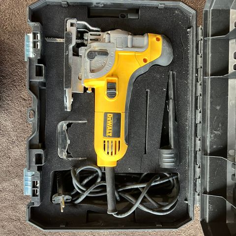 Dewalt stikksag