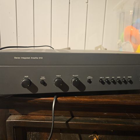 NAD Stereo Integrated Amplofier 312