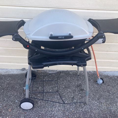 Weber Q gassgrill med bord