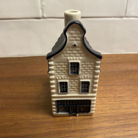 Delft-blue hus / KLM House nr. 36 selges