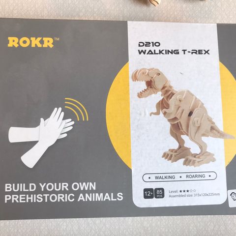 ROKR D210 walking t-rex (dinosaur samlesett i tre)