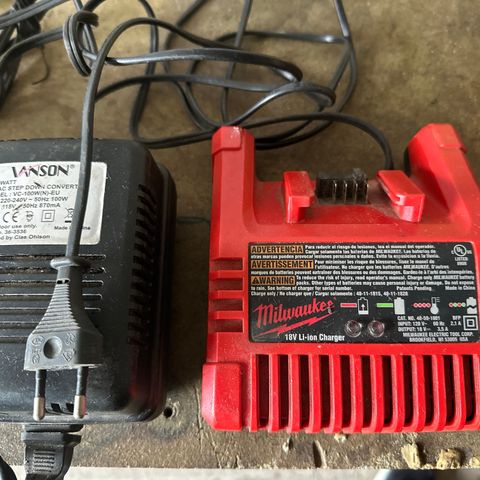 Milwaukee M18 3,5 Ah lader