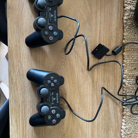 Utestet PS2 kontroller x2