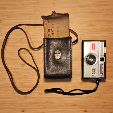 Vintage Kodak Instamatic 50 med kameraveske