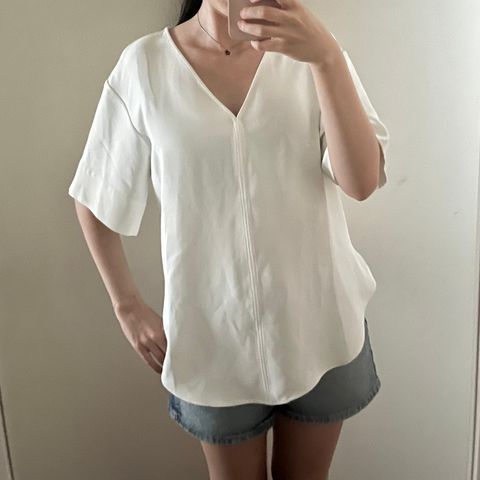 V-ringet bluse