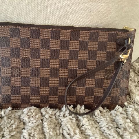 Louis Vuitton pochette (som ny)