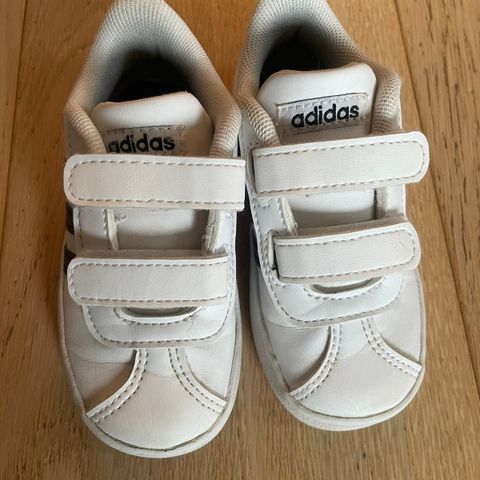 Adidas joggesko, str 23