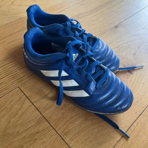 Fotballsko Adidas til barn str 32