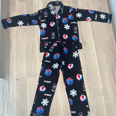 Pepsi Max pysjamas Large (unisex) - skjorte og bukse