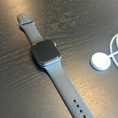 Apple Watch SE 44mm