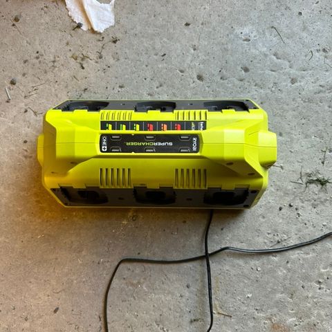 Ryobi Supercharger 6 batterier