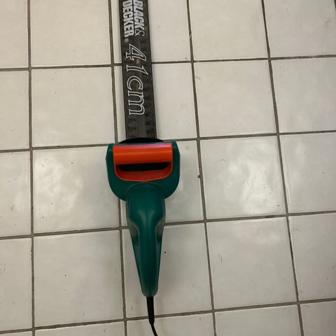 Elektrisk Black & Decker hekksaks