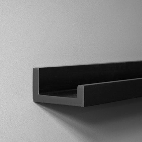 Desenio Black MDF Shelf 70 cm (veil. pris 149).