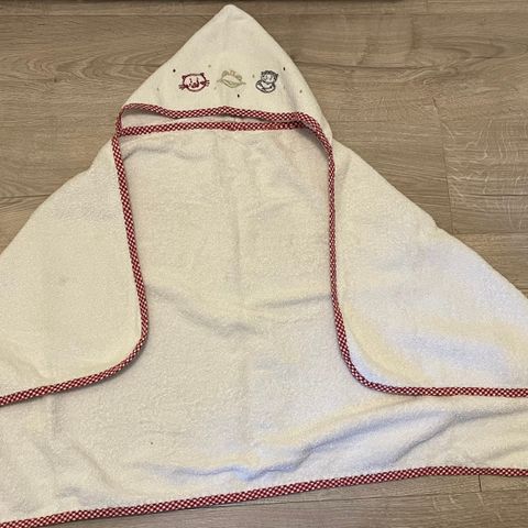 2 babyhåndklær, badehåndkle med Peppa Gris( reservert)
