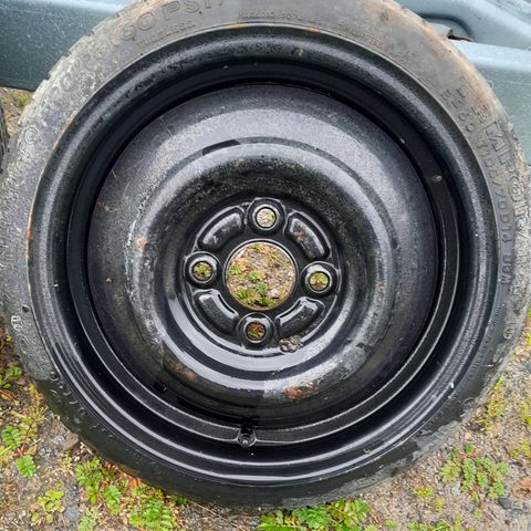 4 Dekk på felg 195/50 R15 82H. Reservehjul medfølger.