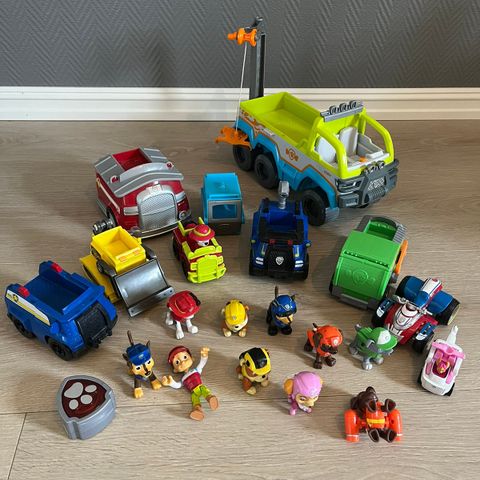 Paw Patrol figurer og biler