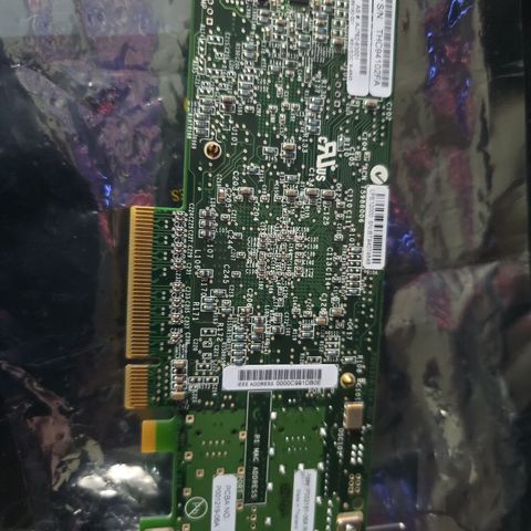 To stk HBA selges, HP  8GB PCIe Single-port Host Bus Adapter AJ762-63001