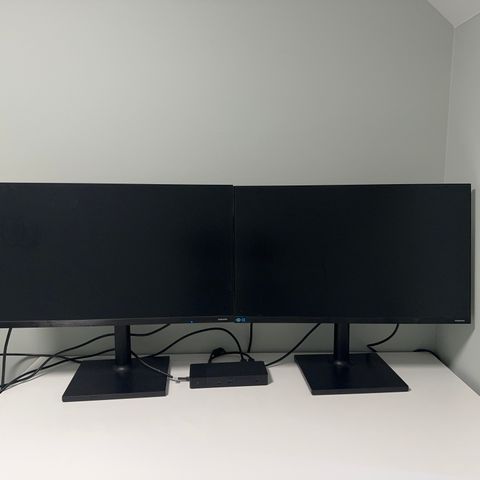 2 x Samsung 27" skjermer + DELL Docking