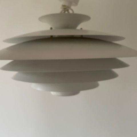 Sjelden Form Light pendel hvit aluminium 7 skjermer D 48 dansk design PH stil