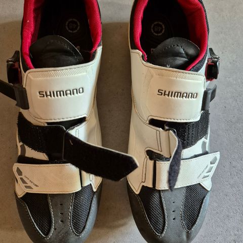 Sykkelsko (Shimano) + hjelm