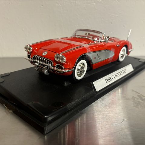 1:18 Chevrolet Corvette fra Junior Classics selges