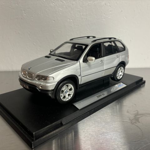 1:18 Bmw x5 fra Welly selges