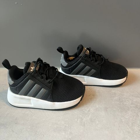 Adidas sko