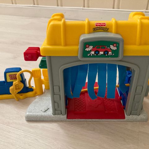 Fisher Price vaskehall og bensin pumpe