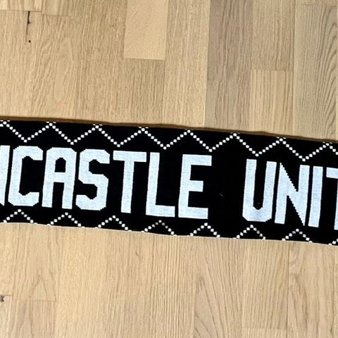 Newcastle United skjerf - Kjøpt i England