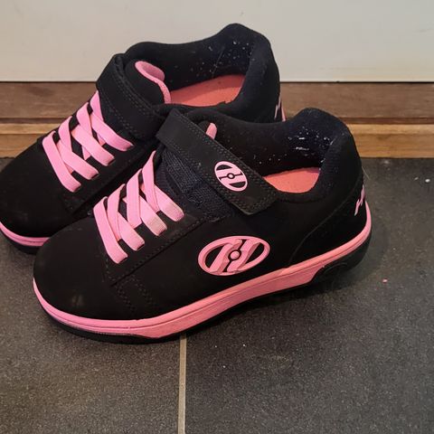 Heelys sko str 32.