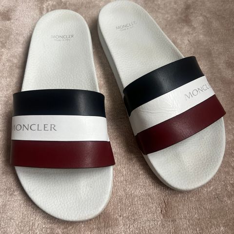 Moncler sandaler / slides strl. 44