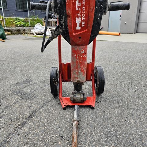 Meiselhammer Hilti TE 3000-AVR

 Ekstremt kraftig