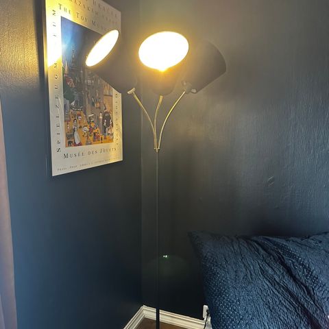 Sort velour lampe, tre skjermer