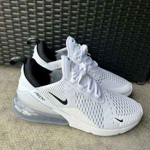 Nike Air Max 270 strl 43