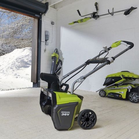 Ryobi 36V elektrisk snøfreser inkl 4.0ah batteri og lader.Lite brukt og strøken!