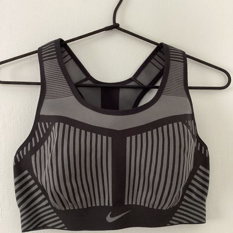 Nike sportstopp/BH str M