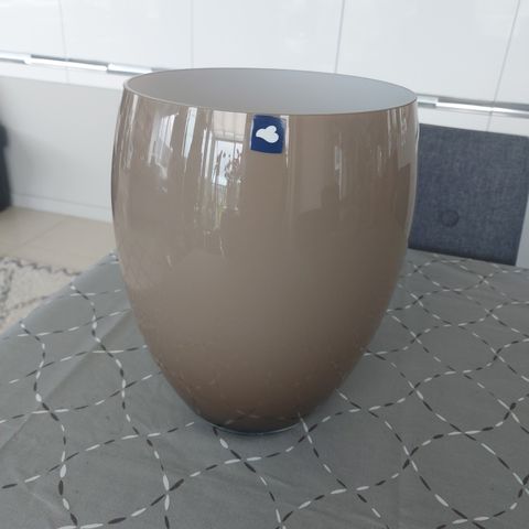 Unik lysbrun/beige glassvase/urne høyde 26cm/omkrets 19cm hel og uten skader t.s