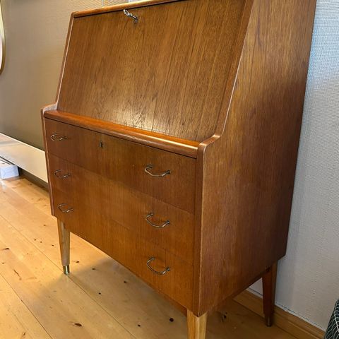 Retro kommode i teak -reservert