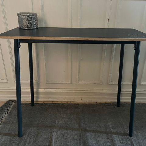 Konsoll/skrivebord fra Søstrene Grene