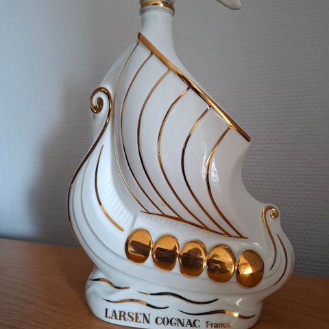 Vikingskip Larsen cognac flaske