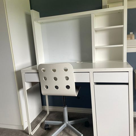 Ikea skrivepult og stol / Micke