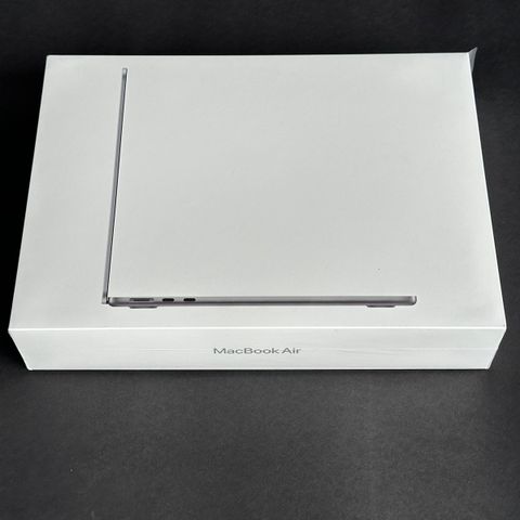 NY MacBook Air 13" M3 (2024)
