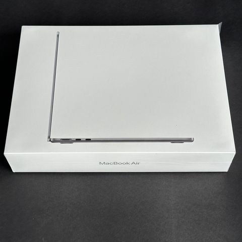 NY MacBook Air 13" M2