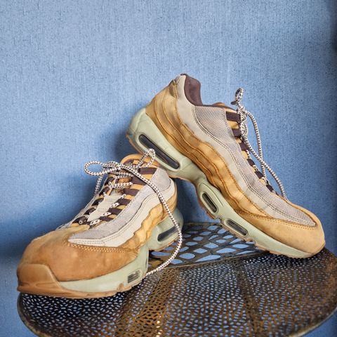 NIKE Air Max 95 Premium Wheat Suade