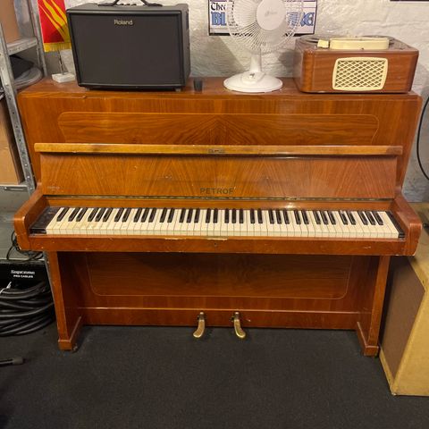 Petrof Piano (Reservert til Lørdag)