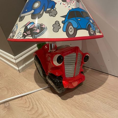 traktor og Spiderman vegglamper